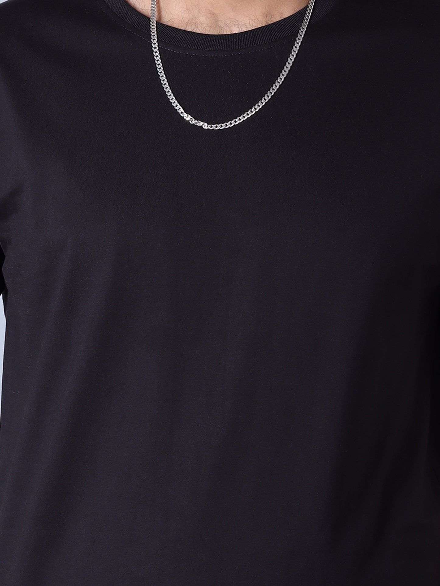 Solid Round Neck T-Shirt (Black)
