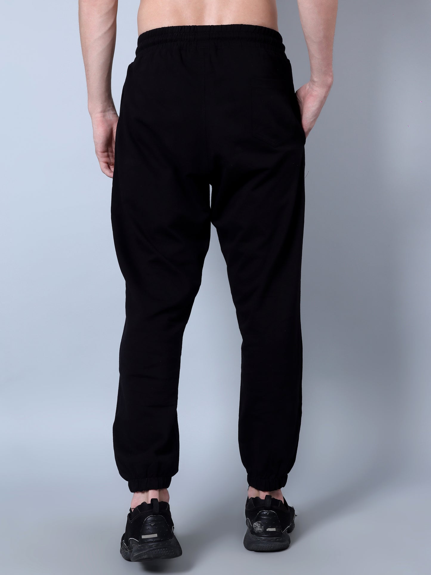 Relaxed Fit Trackpants (Black)