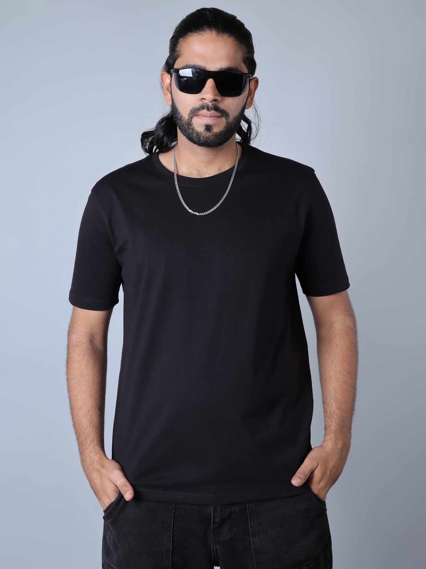 Solid Round Neck T-Shirt (Black)