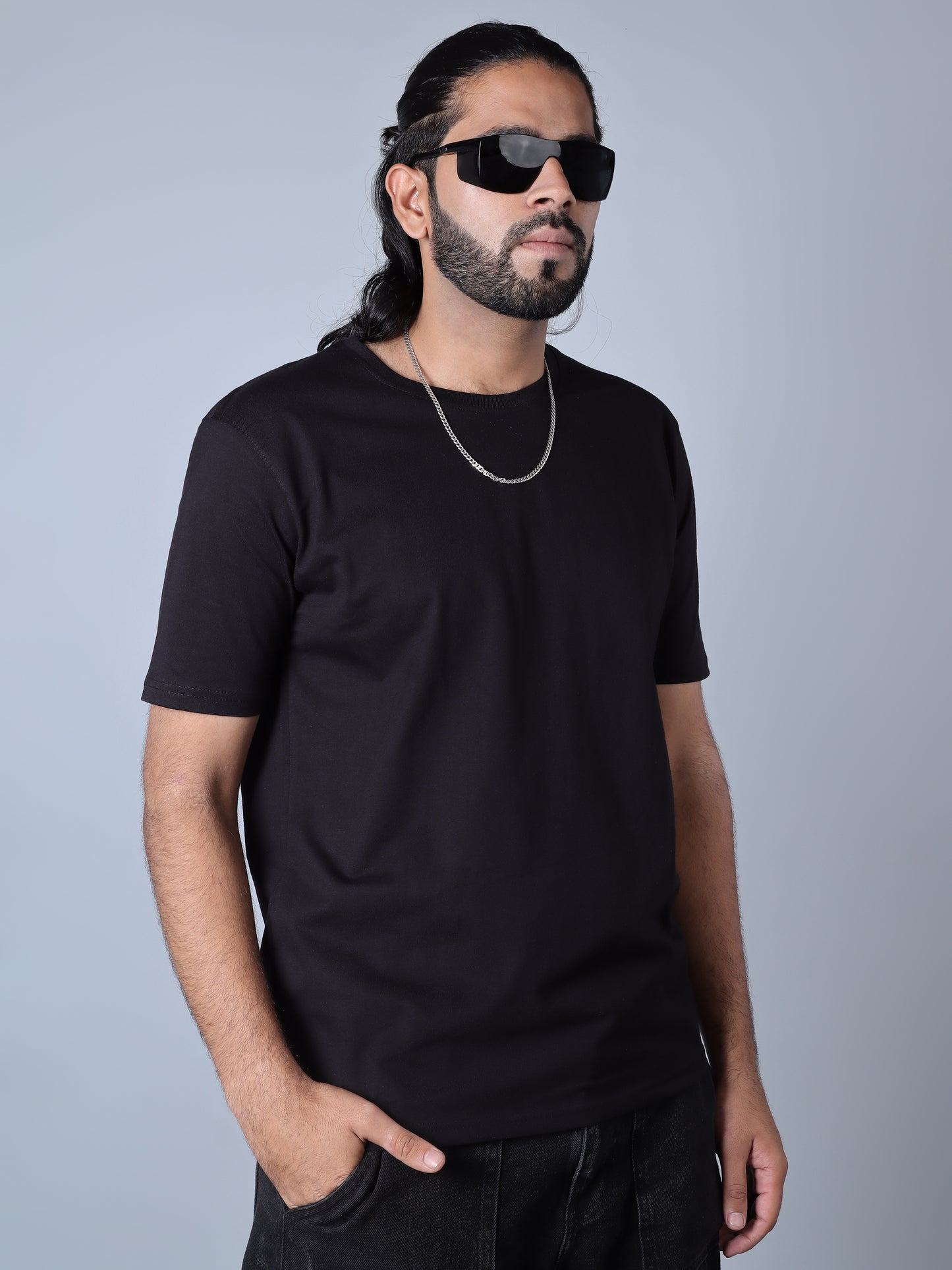 Solid Round Neck T-Shirt (Black)