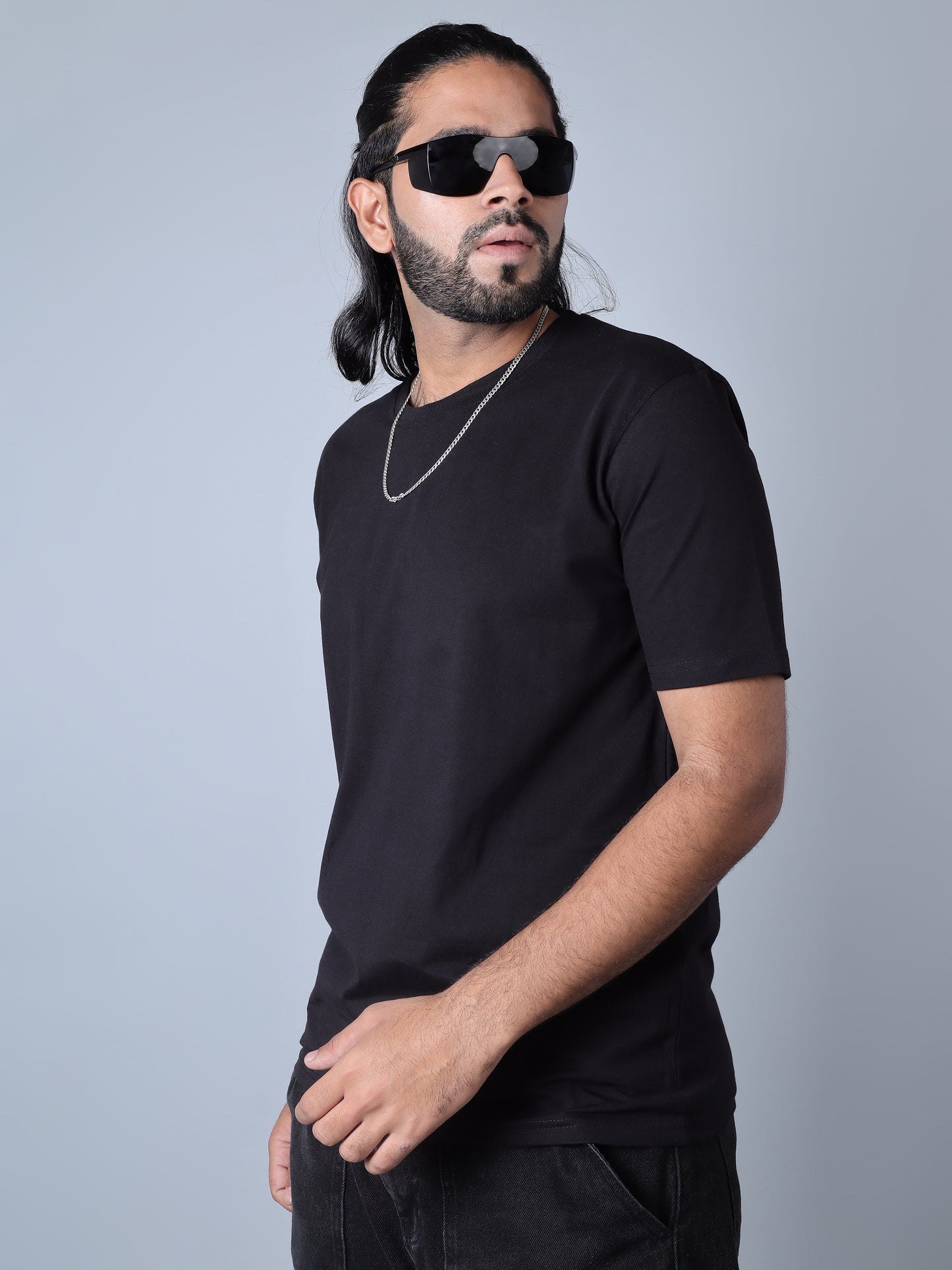 Solid Round Neck T-Shirt (Black)