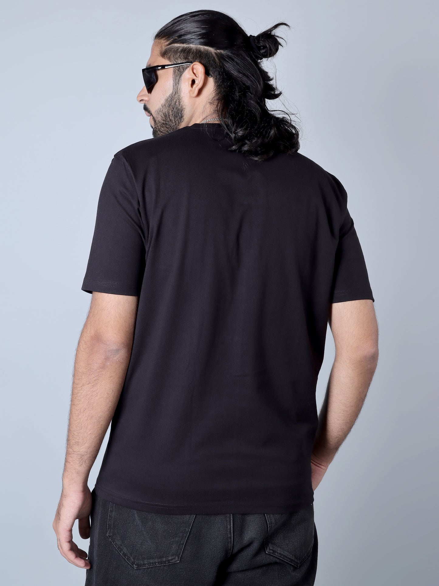 Solid Round Neck T-Shirt (Black)