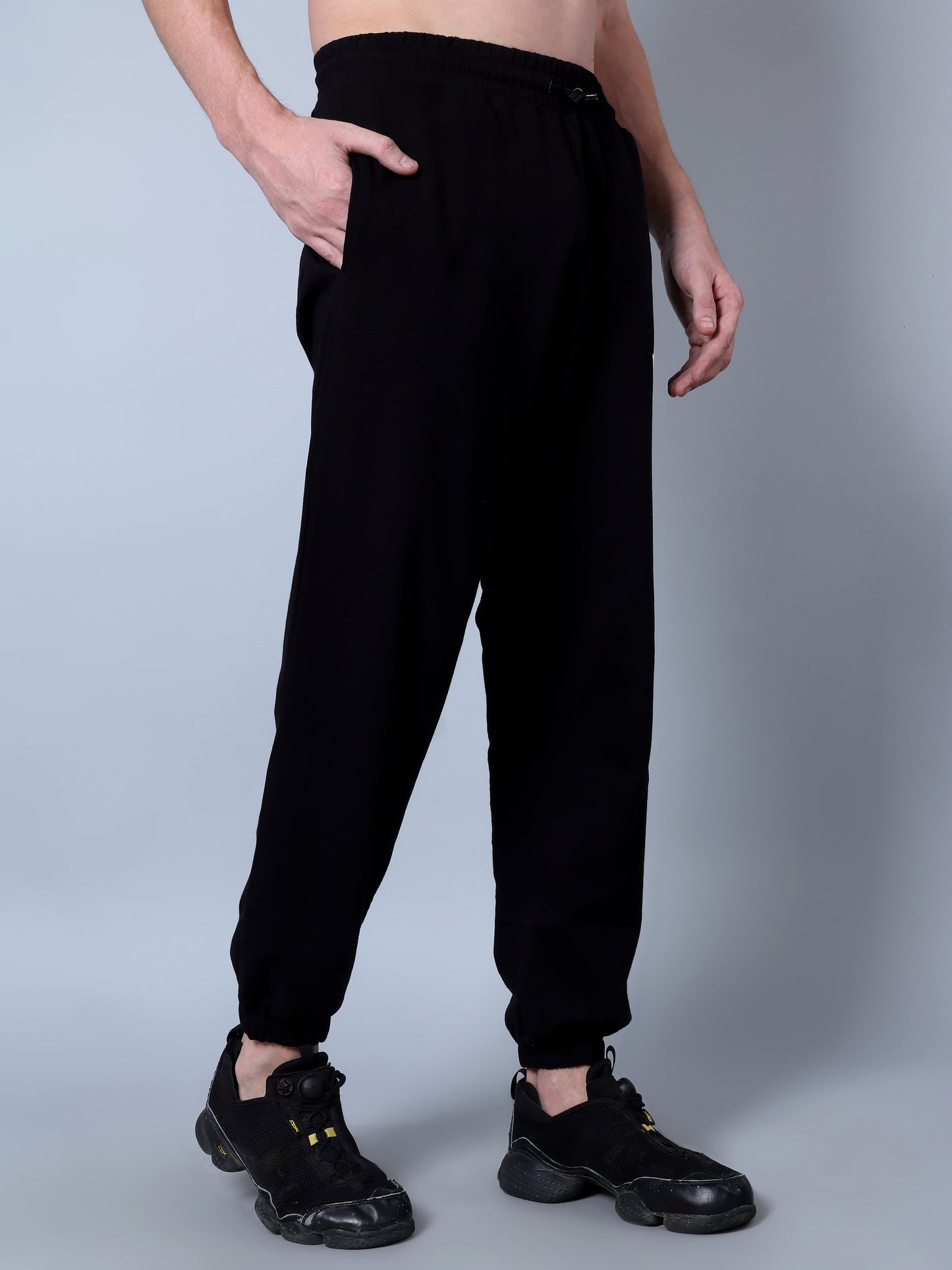 Relaxed Fit Trackpants (Black)